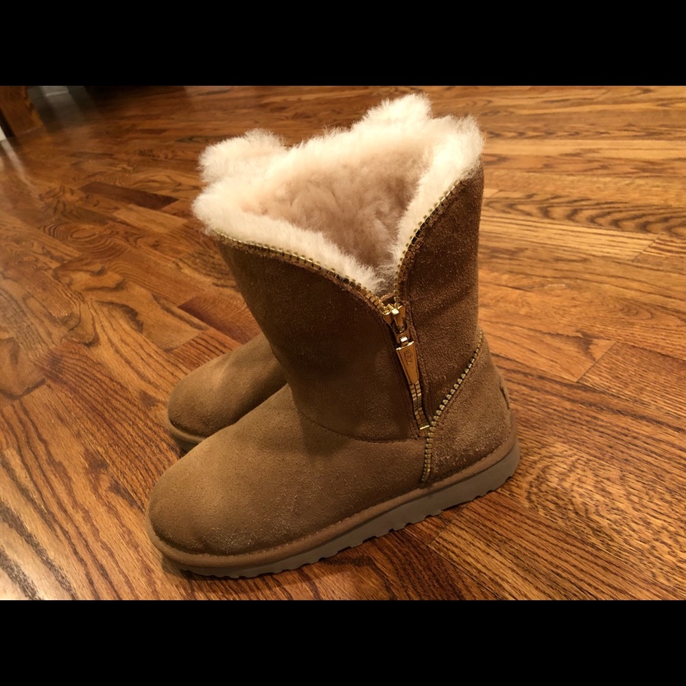 Chestnut ugg boots